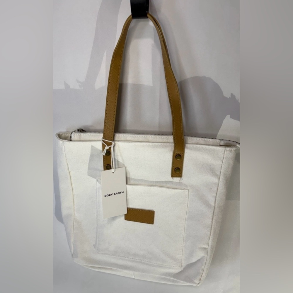 Cozy Earth NWT Cream Canvas Tote Bag Faux Leather Straps Stud Detail Medium - Picture 4 of 10